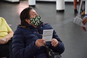 Se desarrolla la primera jornada de vacunación para mayores de 75 años en el Complejo Cultural de Rio Gallegos