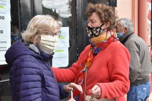 Se desarrolla la primera jornada de vacunación para mayores de 75 años en el Complejo Cultural de Rio Gallegos