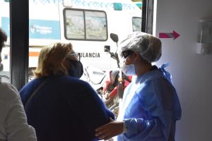 Se desarrolla la primera jornada de vacunación para mayores de 75 años en el Complejo Cultural de Rio Gallegos