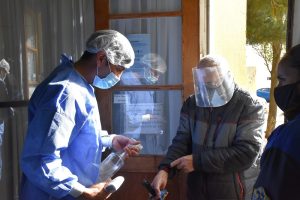 Se desarrolla la primera jornada de vacunación para mayores de 75 años en el Complejo Cultural de Rio Gallegos