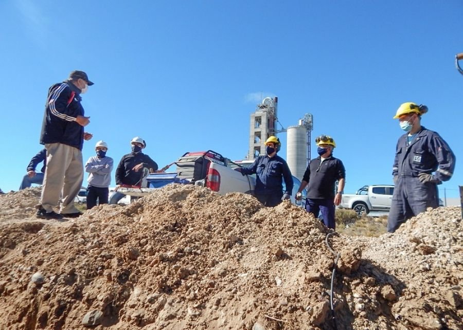 Recorrieron las obras de extensión de redes en el Barrio Parque Industrial de Pico Truncado
