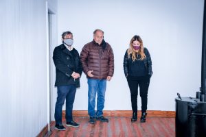 Cultura inspecciona las tareas de restauración de la casa histórica del Aeroclub de Río Gallegos