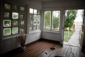 Cultura inspecciona las tareas de restauración de la casa histórica del Aeroclub de Río Gallegos
