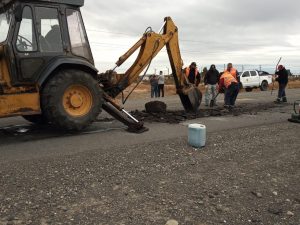 Realizan tareas de bacheo y sellado de fisuras sobre la Ruta Nacional N° 40