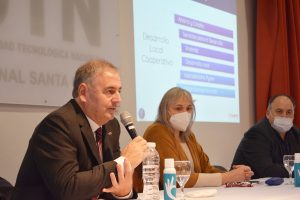 Weinzettel: “Es el inicio de un nuevo camino para nosotros, las cooperativas, intendencias y comisiones de fomento”