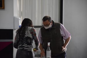 Vacunar para prevenir: se concreta la vacunación para mayores de 64 años en el Complejo Cultural