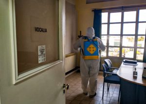 Continúan las tareas de sanitización en los edificios públicos de Río Gallegos