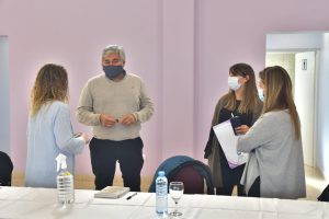 El Gobierno continúa trabajando con municipios de Santa Cruz