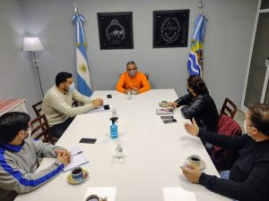 Articulan acciones para profundizar programas y líneas del Estado Santacruceño en Cañadón Seco
