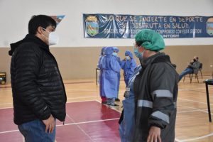 El equipo de vacunadores itinerantes se hizo presente en Gobernador Gregores