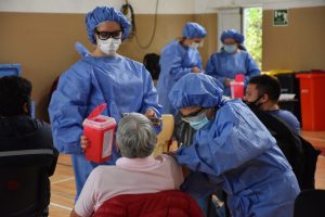 El equipo de vacunadores itinerantes se hizo presente en Gobernador Gregores