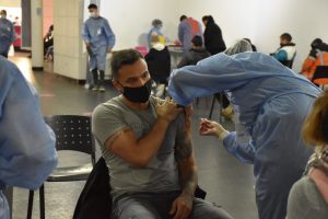 Vacunar para Prevenir: Más de mil esenciales recibieron las vacunas de COVID