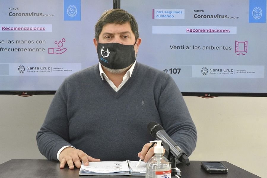 Verbes: “Para la aplicación de la segunda dosis de la vacuna tiene que transcurrir un plazo mínimo con la primera”