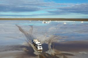 Plan Invernal: agentes despliegan arduas tareas para la cosecha y acopio de sal