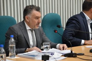 Álvarez: “Buscamos recuperar la capacidad de pensar en plural”