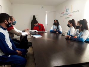Entrega de informe sobre evaluaciones físicas a las patinadoras de la selección nacional