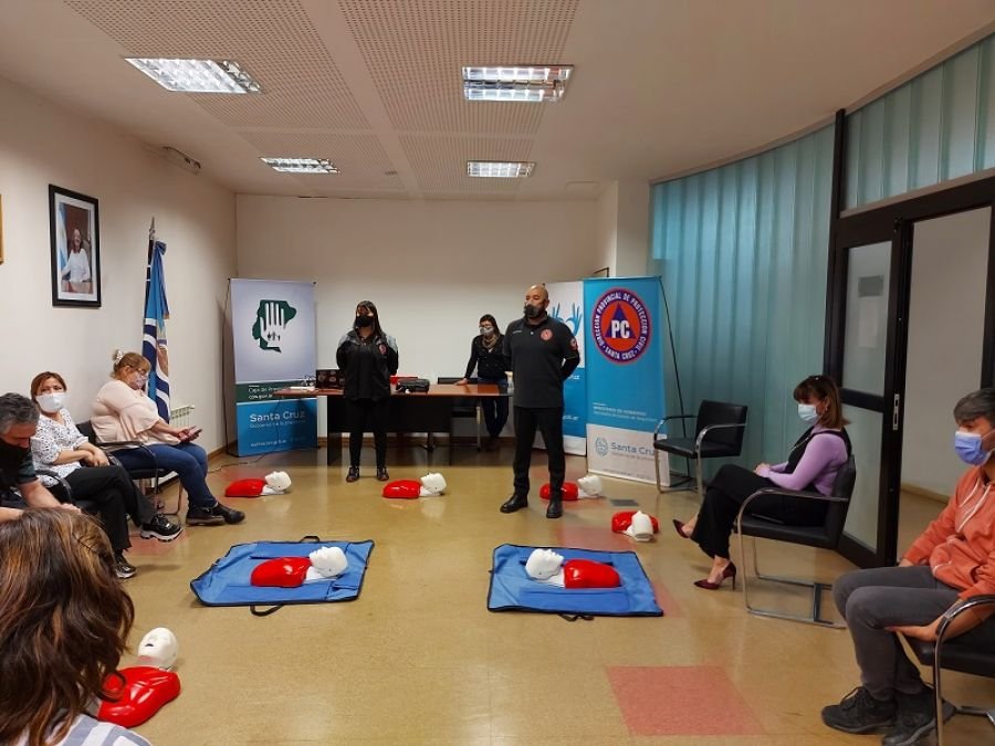 Capacitaron al personal de la Caja de Previsión Social en RCP y Primeros Auxilios