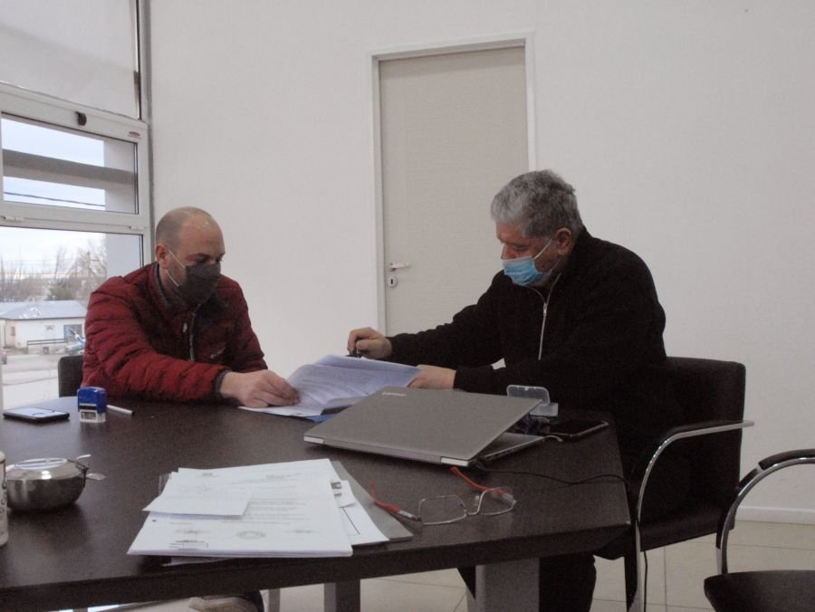 Firmaron convenio para ampliación del Cementerio de Río Turbio