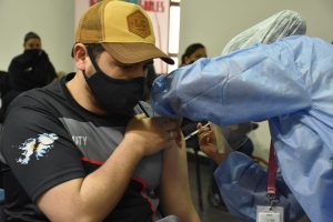 Se desarrolló una nueva jornada de vacunación en el complejo Cultural Río Gallegos