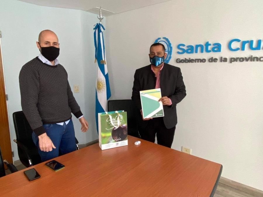 El director de la Casa de Santa Cruz recibió al intendente de Los Antiguos
