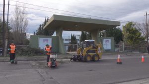Vialidad Provincial lleva adelante el Plan de Bacheo en Caleta Olivia