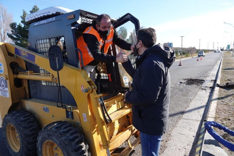 Vialidad Provincial lleva adelante el Plan de Bacheo en Caleta Olivia