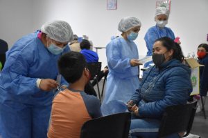 Comenzó la vacunación a menores entre 12 y 17 años con comorbilidades en Santa Cruz