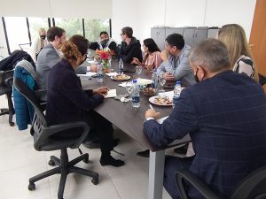 El Gobierno de Santa Cruz concretó mesa de trabajo con Newmont – Cerro Negro y AOMA