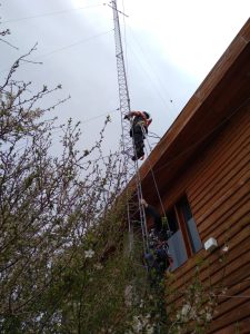 Telecomunicaciones realiza distintos trabajos para garantizar la comunicación en las localidades de Santa Cruz