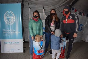 #AccionesVerdes: vecinos y vecinas se sumaron al EcoCanje en Río Gallegos