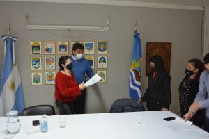 Desarrollo Social entregó matrícula habilitante a cooperativa santacruceña