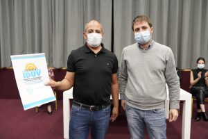 El Gobierno de Santa Cruz entregó títulos de propiedad a familias de Piedra Buena