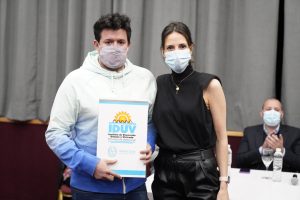 El Gobierno de Santa Cruz entregó títulos de propiedad a familias de Piedra Buena