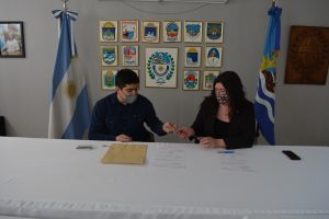 El Gobierno entregó Tarjetas del Programa de Acompañamiento en Egreso de Jóvenes al Municipio de Río Gallegos