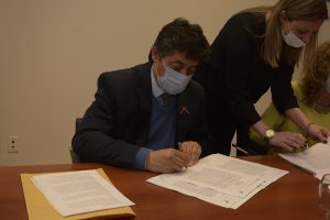 El Gobierno de Santa Cruz firmó nuevos convenios del programa “Descuentos Mayores”