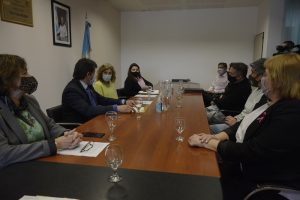 El Gobierno de Santa Cruz firmó nuevos convenios del programa “Descuentos Mayores”