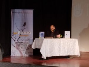 Las editoriales santacruceñas hacen su paso por la 27ᵃ Feria Provincial del Libro de Santa Cruz