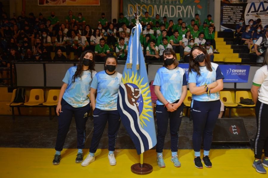 Los equipos de fútbol y básquet se preparan para competir en Chubut