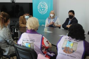 Salud entregó carnet sanitarios para pacientes oncológicos