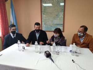 Educación y Vialidad Provincial firma convenio para la construcción de la EIPE de 28 de Noviembre