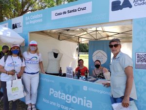 Santa Cruz presente en BA Celebra las regiones