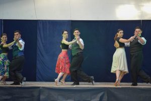 La Escuela Provincial de Danzas realizó una nueva Gala de Tango en el Centro Chileno