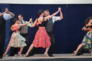 La Escuela Provincial de Danzas realizó una nueva Gala de Tango en el Centro Chileno