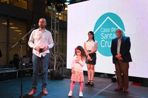Santa Cruz celebró la noche de las Casas de la Provincia con artistas destacados