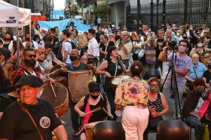 Santa Cruz celebró la noche de las Casas de la Provincia con artistas destacados
