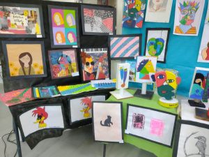 Educación: colegios secundarios cerraron el año con exposiciones artísticas y muestras de trabajos