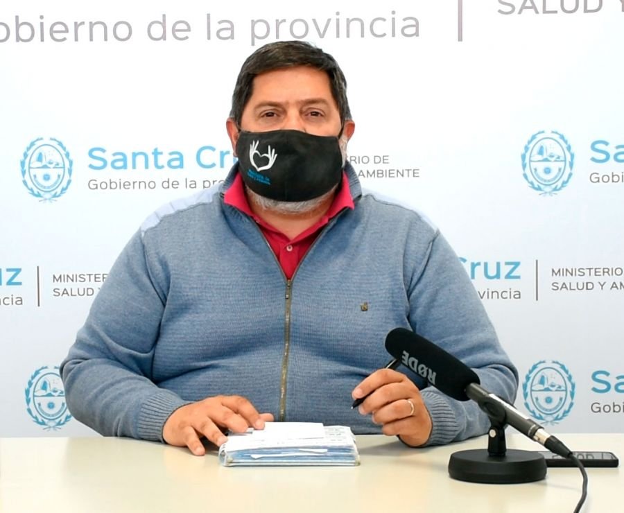 Verbes: “tomemos conciencia de la importancia de iniciar el esquema de vacunación, aún hay gente que no está vacunada”