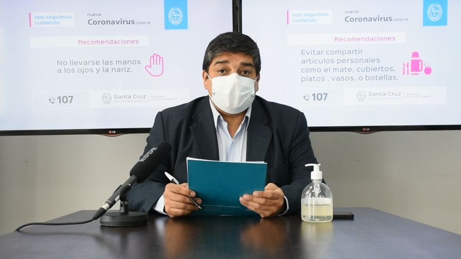García: “Se está trabajando en la implementación del pase sanitario para asistir a lugares de actividades masivas”