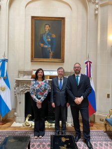 Santa Cruz participó en reunión con inversores rusos