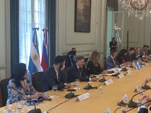 Santa Cruz participó en reunión con inversores rusos